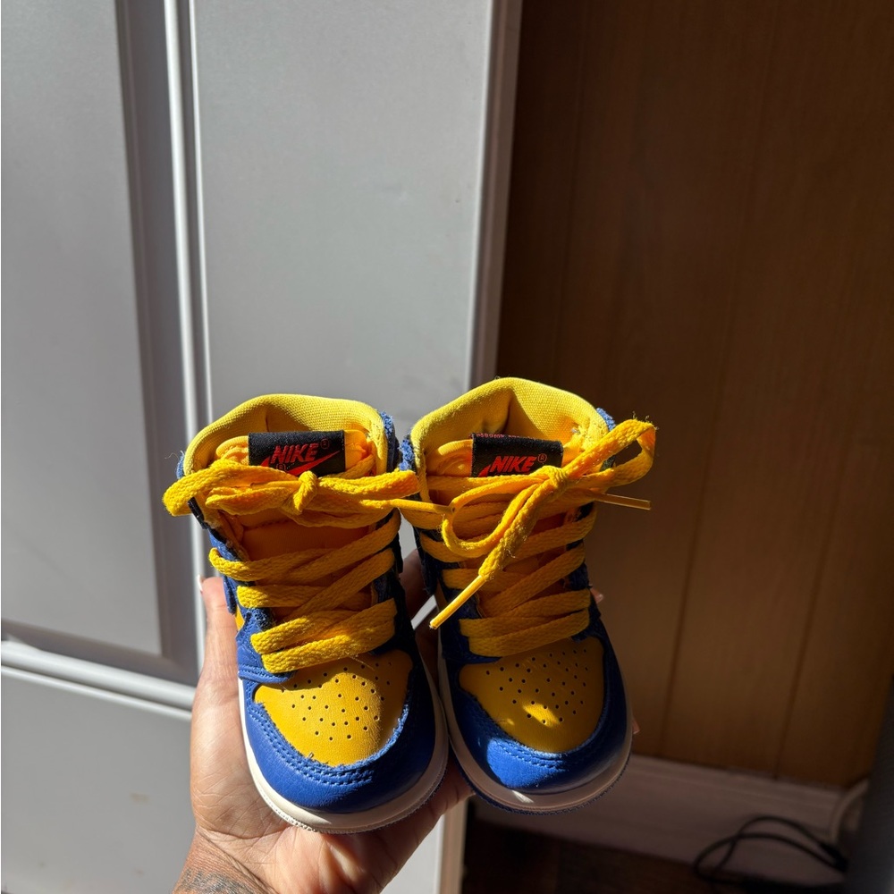 Nike Kids Yellow and Blue Sneakers